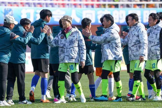 天博体育app下载-滇港同心燃情绿茵！2026“滇港友谊赛”在昆明开赛